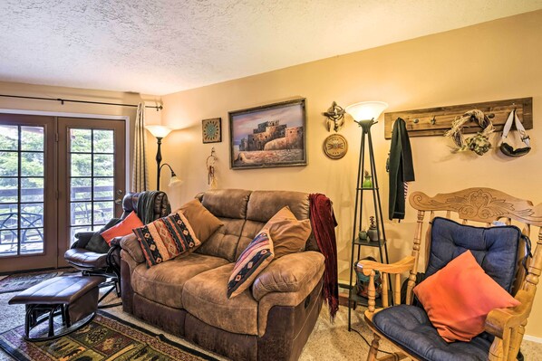 Apartment (2 Bedrooms) | Interior - Mountain-view Angel Fire Condo: Walk to Skiing (Angel Fire)