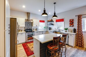 Apartment (2 Bedrooms) | Interior - Convenient Fairbanks Guest Suite w/ Grill! (Fairbanks)