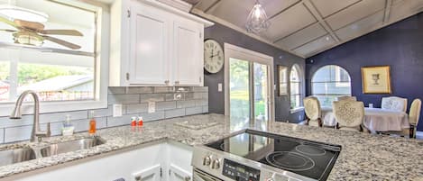 獨棟房屋 (4 Bedrooms) | 私人廚房 | 紙巾