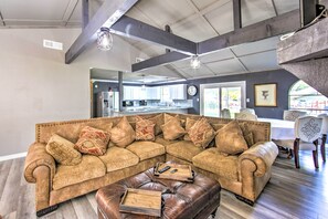 電視、壁爐、書籍