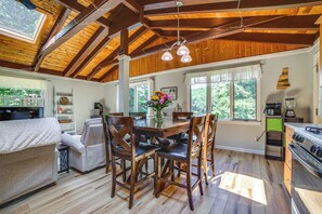 Cottage (2 Bedrooms) | Intérieur