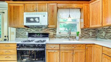 Cottage (2 Bedrooms) | Interior