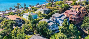 Cozy Cali Condo, Walk to Summerland Beach!