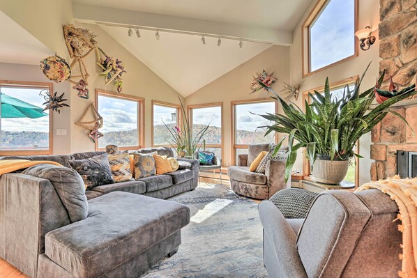 House (4 Bedrooms) | Living area | TV, fireplace, books - Unique Catskills Hideaway - Walk to Lake Jeff (Jeffersonville)