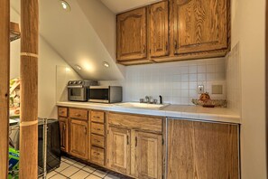 独立别墅 (4 Bedrooms) | 私人厨房 | 微波炉、烤箱、炉灶、洗碗机