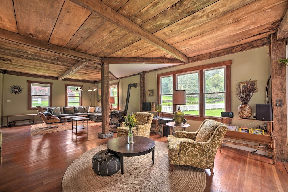 Renovated Catskills Farmhouse w/ Game Room!