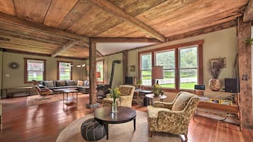 House (5 Bedrooms) | Interior