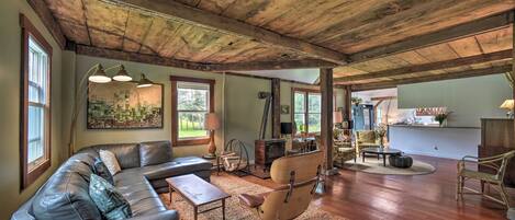 House (5 Bedrooms) | Interior