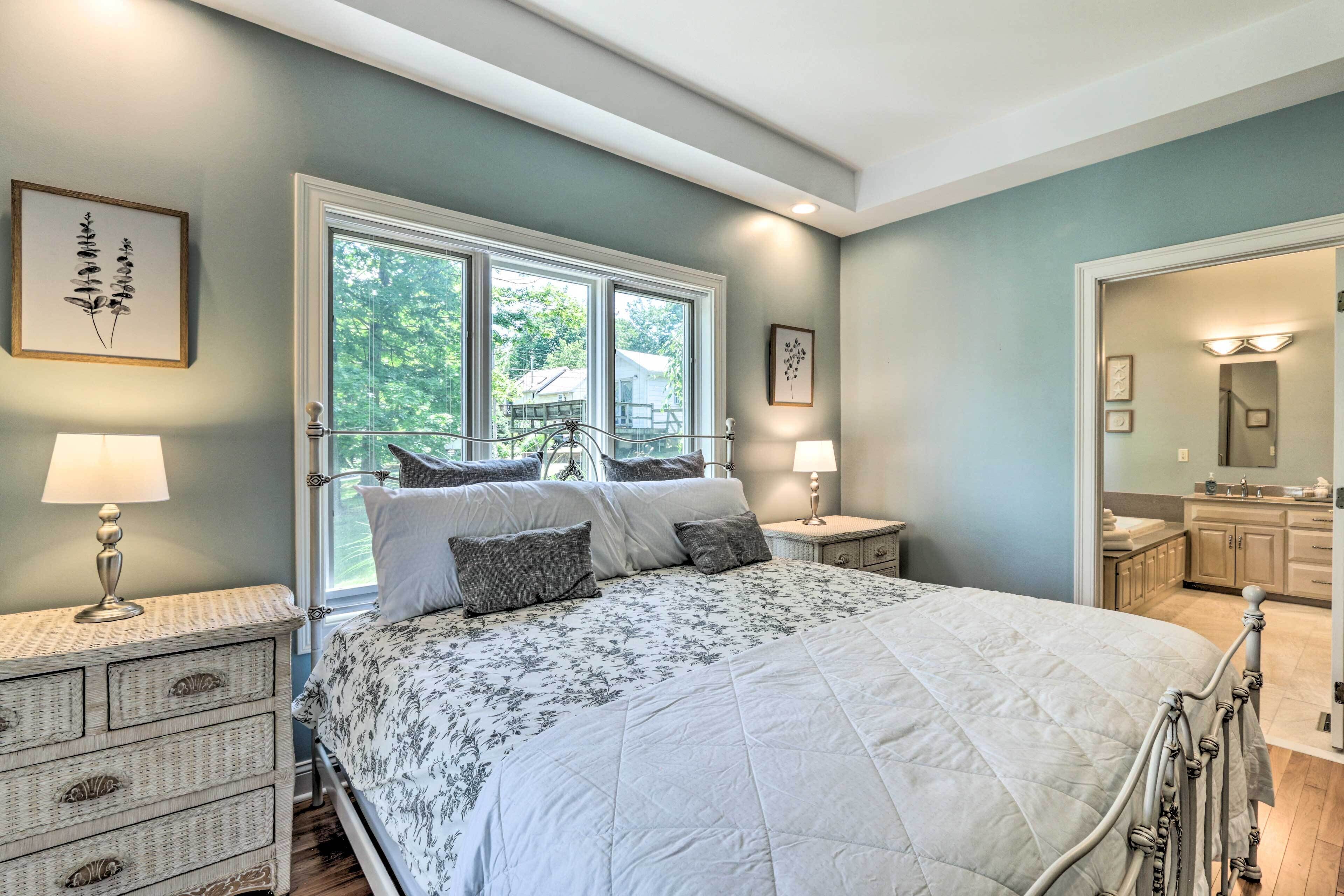 Elegant Middlefield Getaway w/ Game Room!