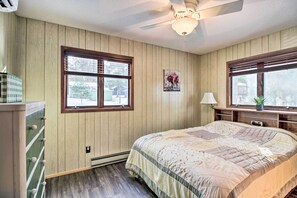 Interior - Cabin Getaway w/ Private Dock, Walk to Trail! (Akeley)