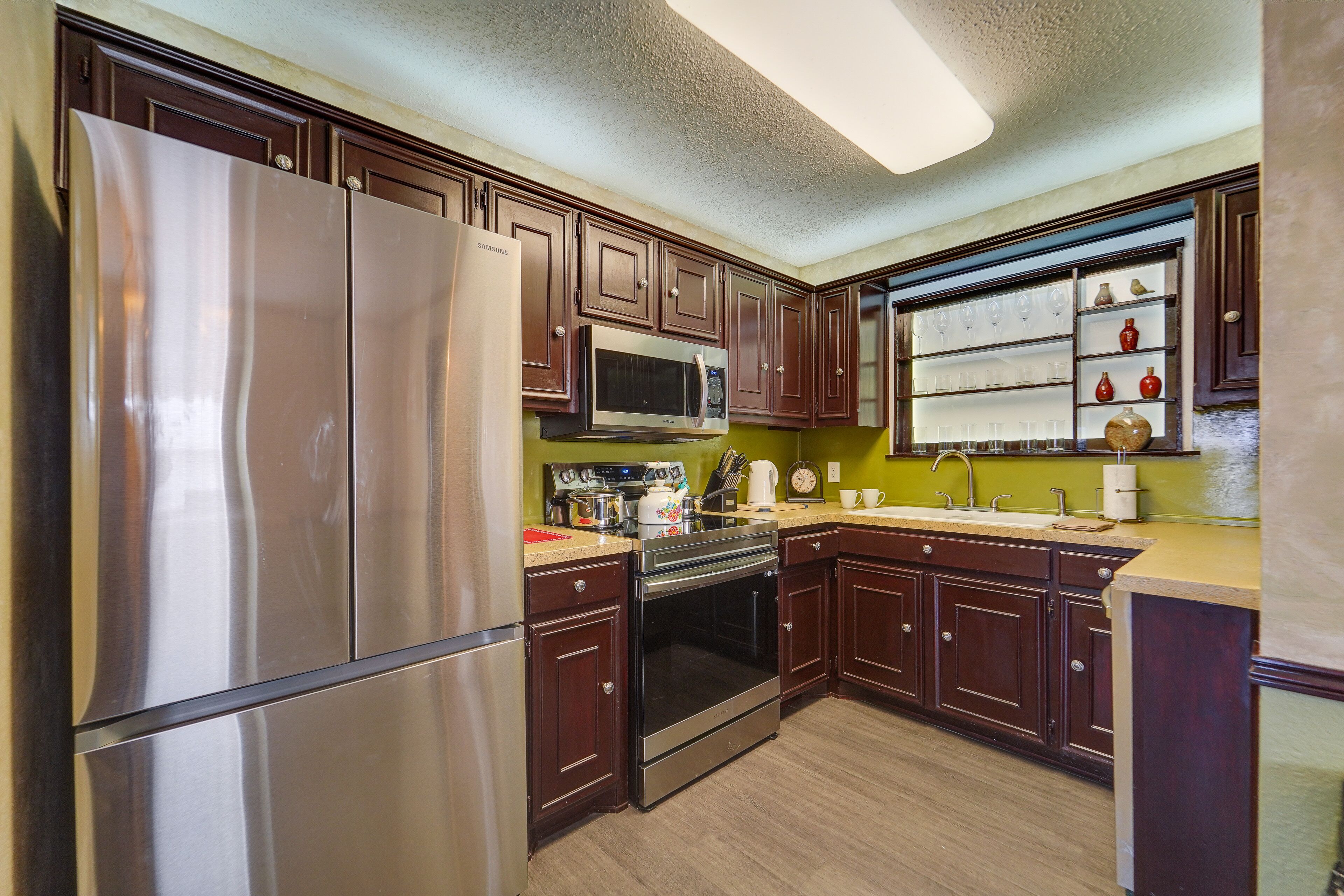 Rumah (3 Bedrooms) | Dapur pribadi | Microwave, oven, kompor, dan mesin pencuci piring