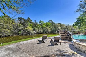 House (5 Bedrooms) | Interior - Waterfront Family Home w/ Patio in Hitchcock (Hitchcock)