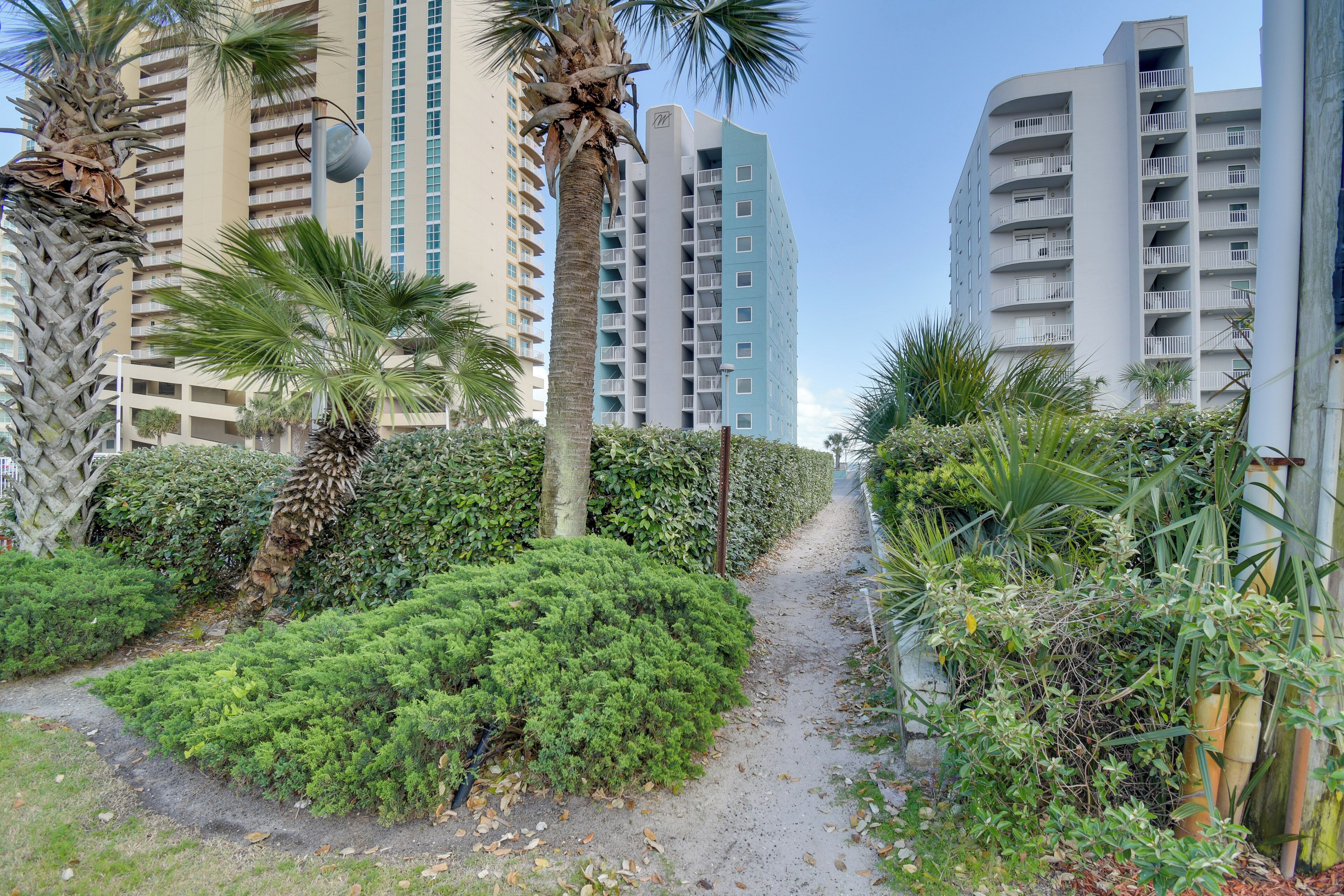 Vibrant Gulf Shores Getaway w/ Pool & Beach Access