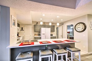 Micro-ondas, fogão, cooktop, lava-louças