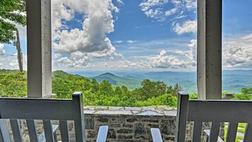 House (6 Bedrooms) | Property grounds