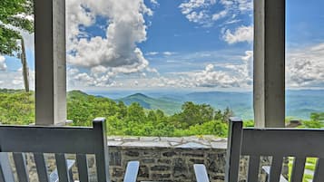 House (6 Bedrooms) | Front of property