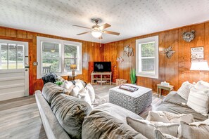 House (3 Bedrooms) | Front of property