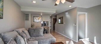 Lovely Iowa City Townhome ~ 3 Mi to Dtwn!