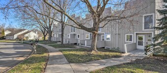 Lovely Iowa City Townhome ~ 3 Mi to Dtwn!