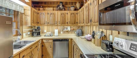 House (2 Bedrooms) | Interior