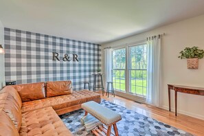 House (4 Bedrooms) | Interior