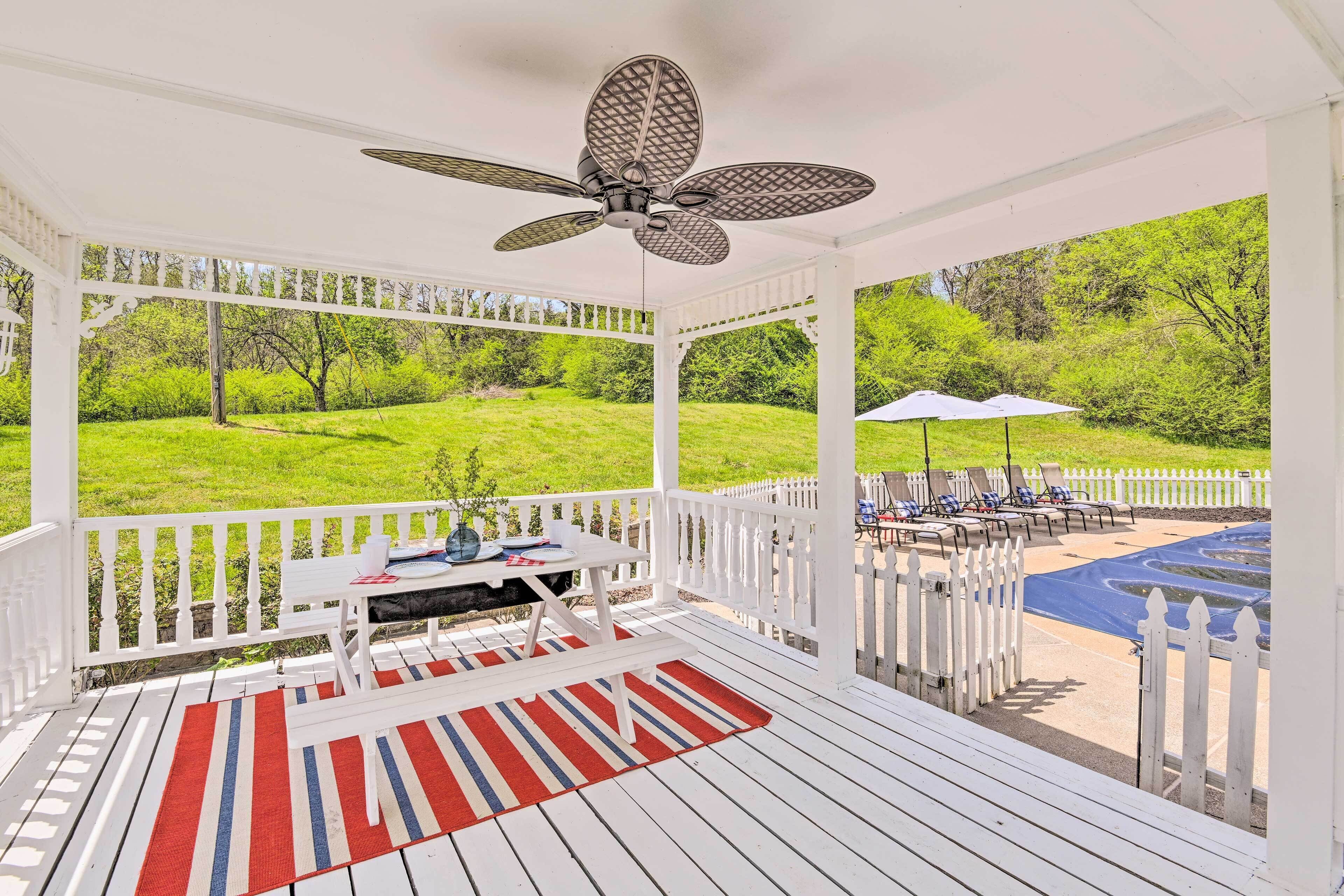 Chic Nashville Area Retreat w/ Grill!