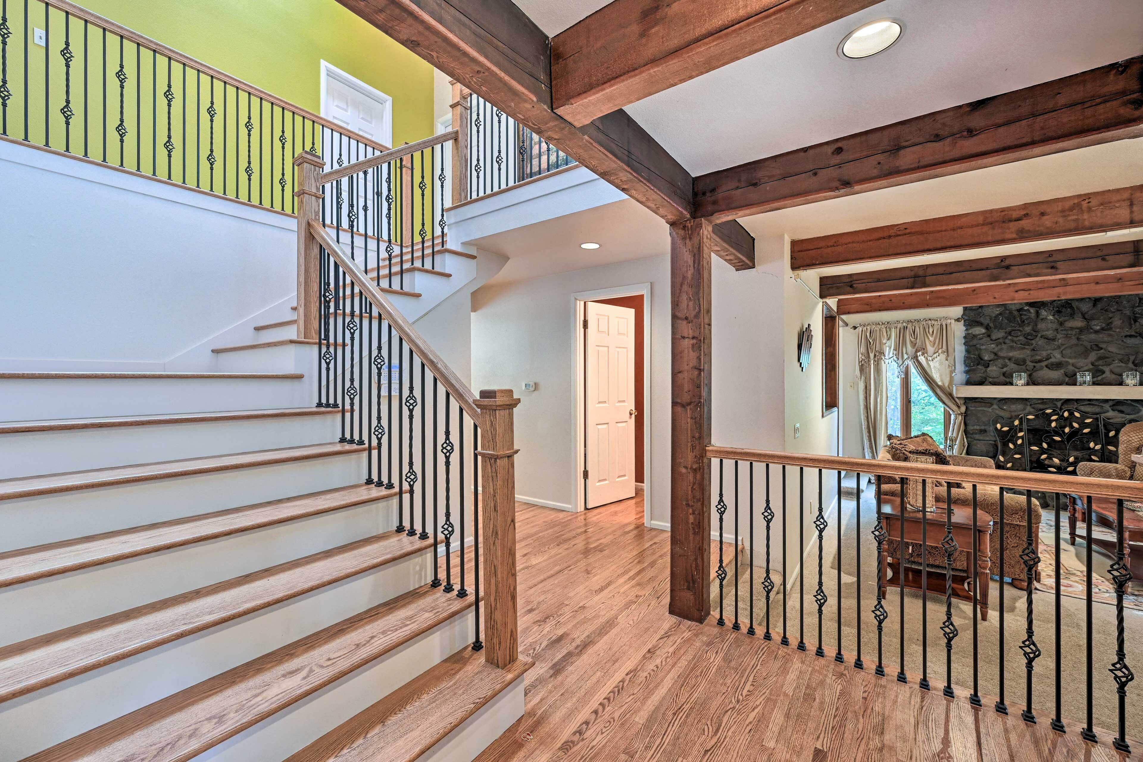 Family-friendly Redmond Home w/ Spacious Deck