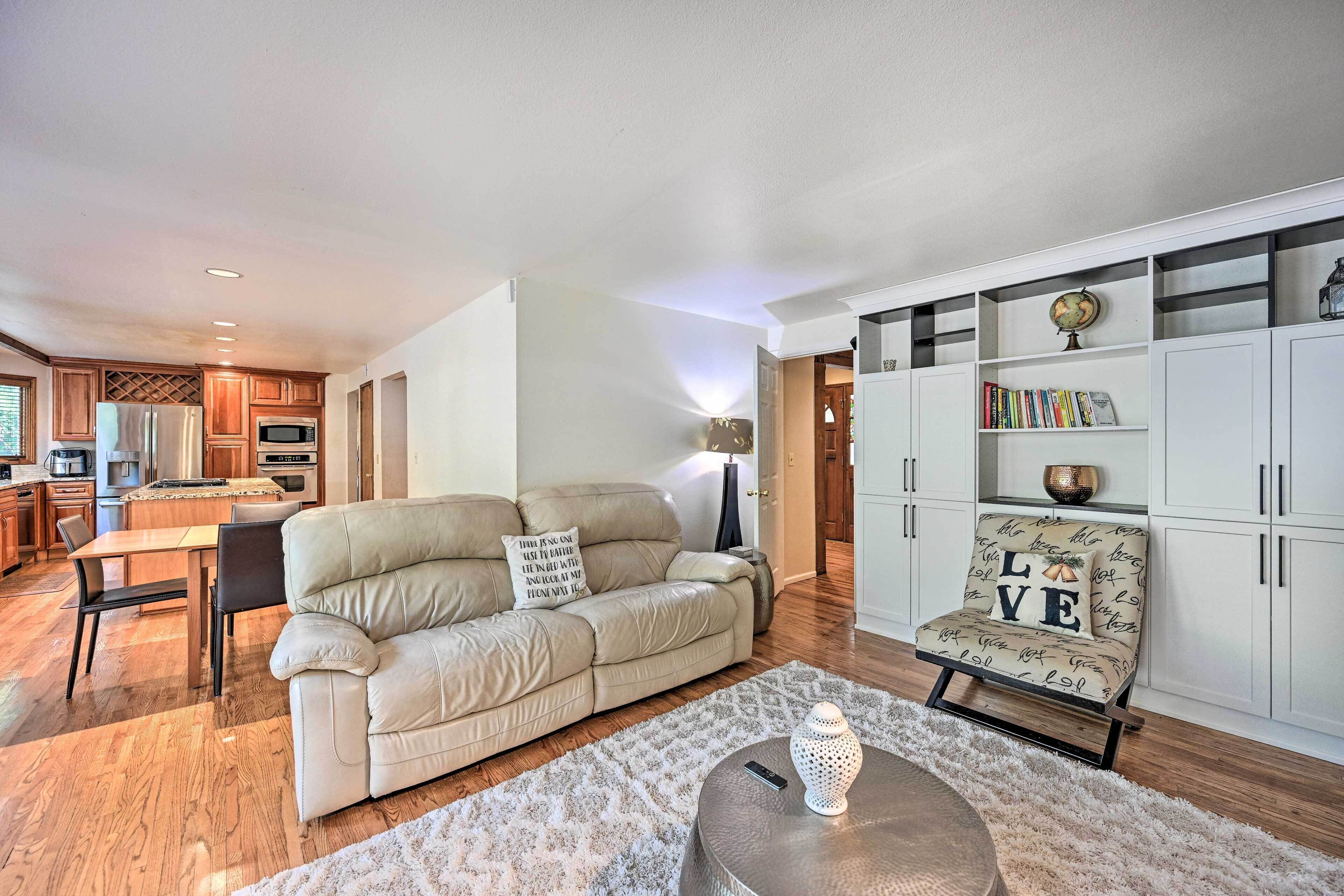 Family-friendly Redmond Home w/ Spacious Deck