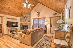 House (2 Bedrooms) | Interior - Resort Perks! Woodsy Family Retreat Near SDC (Branson West)
