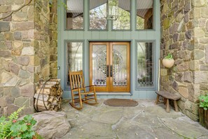 Interior - Luxe Poconos Pines Home w/ Beach + Amenities! (Pocono Pines)