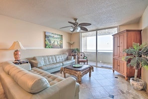 Apartment (2 Bedrooms) | Front of property