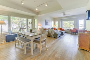 Apartment (3 Bedrooms) | Interior - North Myrtle Beach Condo w/ Golf Course Views (North Myrtle Beach)