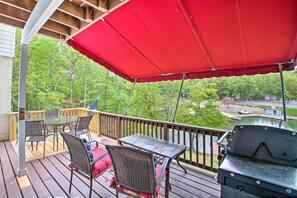 Apartment (2 Bedrooms) | Interior - Townhome on Lake Desoto: Deck + Water Views! (Hot Springs Village)