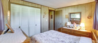 Riverfront Suring Home: ATV Trails, Sunroom!