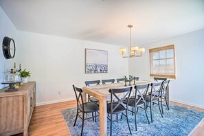 Apartment (3 Bedrooms) | Interior - Relaxing Condo w/ Screened-in Lanai, 4 Mi to Beach (Naples)