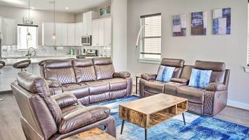 House (3 Bedrooms) | Interior