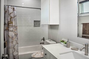 House (3 Bedrooms) | Interior - Modern & Spacious Houston Home - Pets Welcome! (Houston)