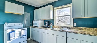 Walkable Hopkinsville Home w/ Yard!