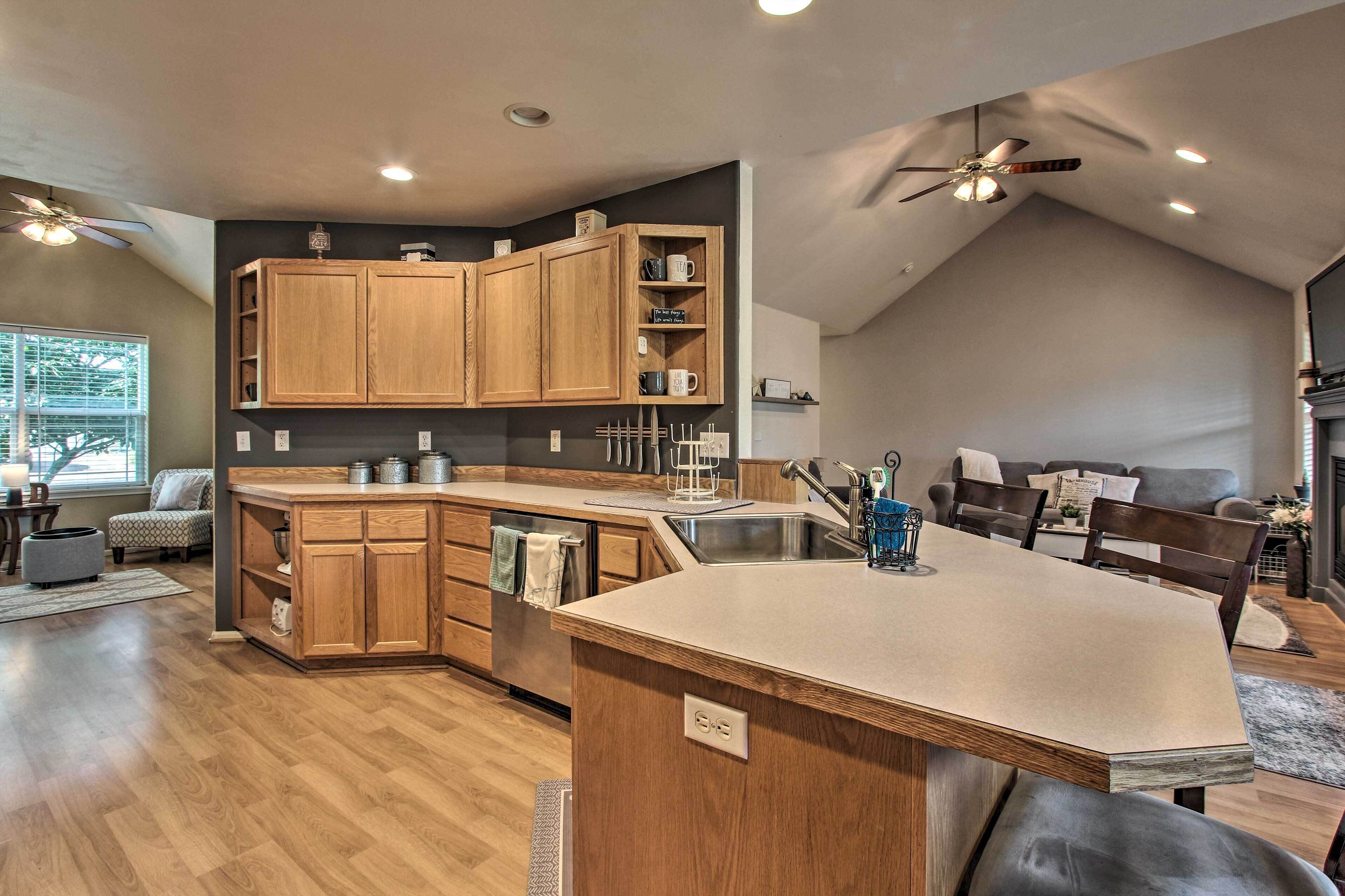 Cozy Farmhouse w/ Grill ~ 9 Mi to Dtwn Eugene