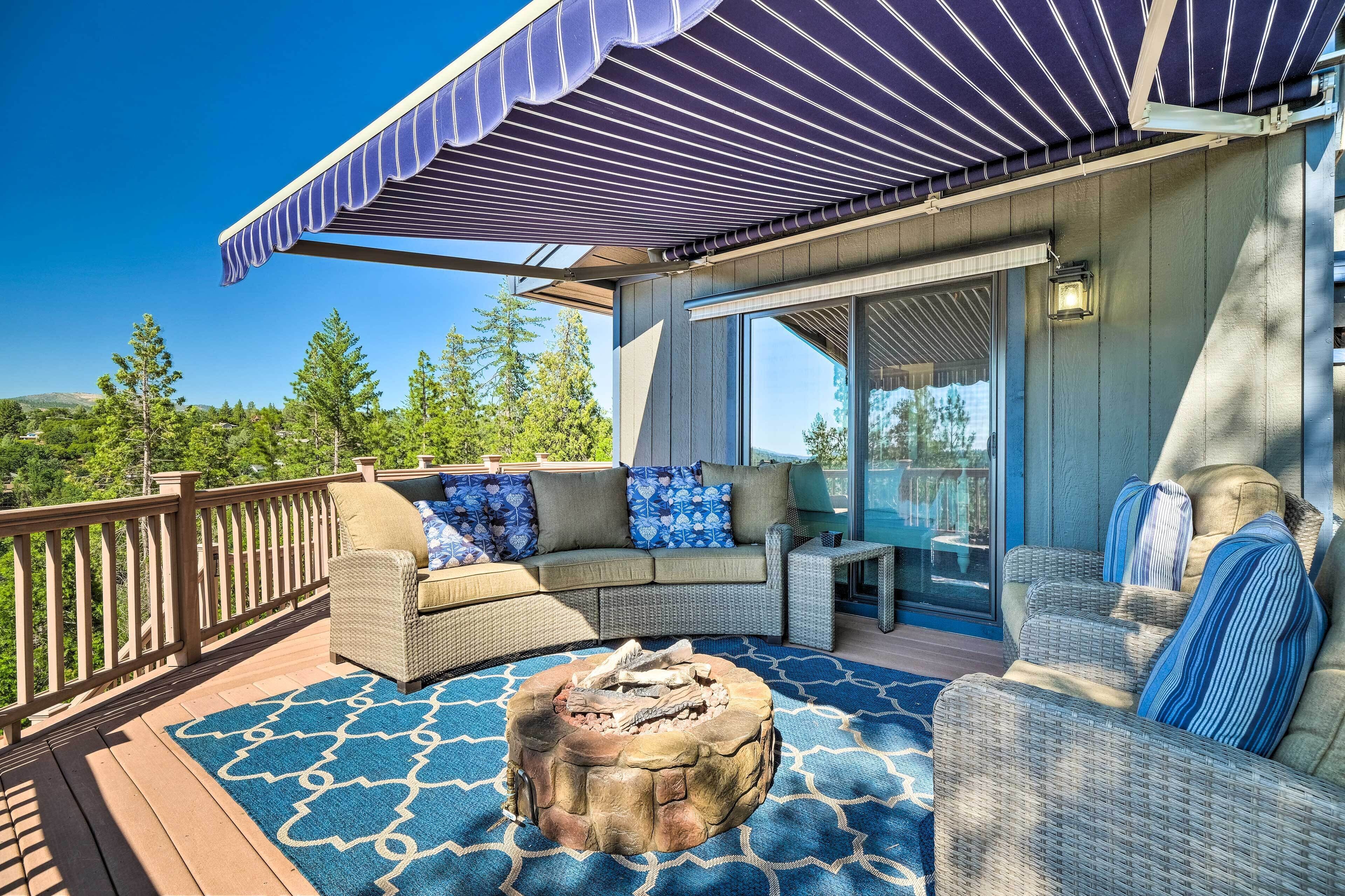 Groveland Lake House w/ Hot Tub & Water Views