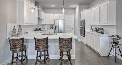 Patio & Game Room: Modern Home in Frisco