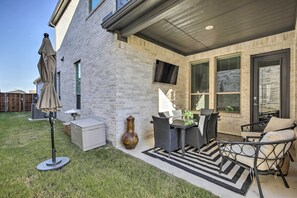 House (3 Bedrooms) | Interior - Patio & Game Room: Modern Home in Frisco (Frisco)