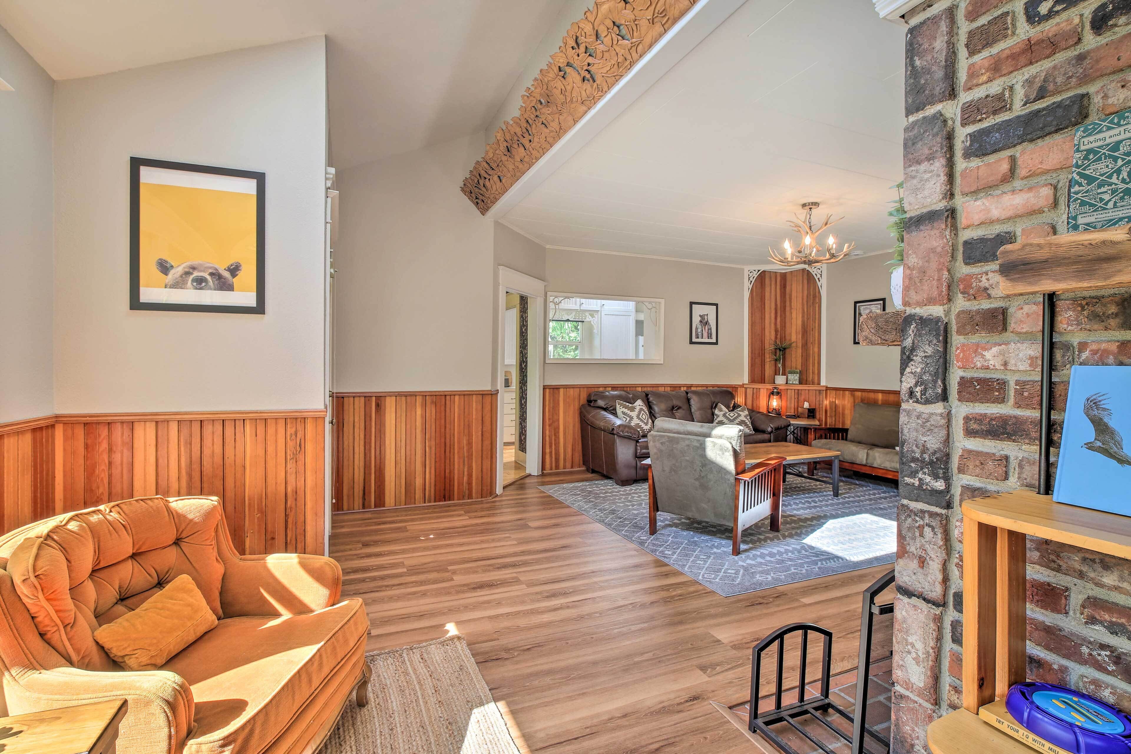 Cozy 'black Bear Retreat' by Mount Rainier!