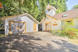 House (2 Bedrooms) | Interior - Cozy 'black Bear Retreat' by Mount Rainier! (Ashford)