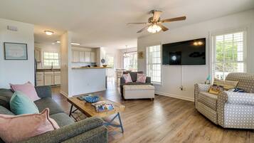 House (4 Bedrooms) | Interior