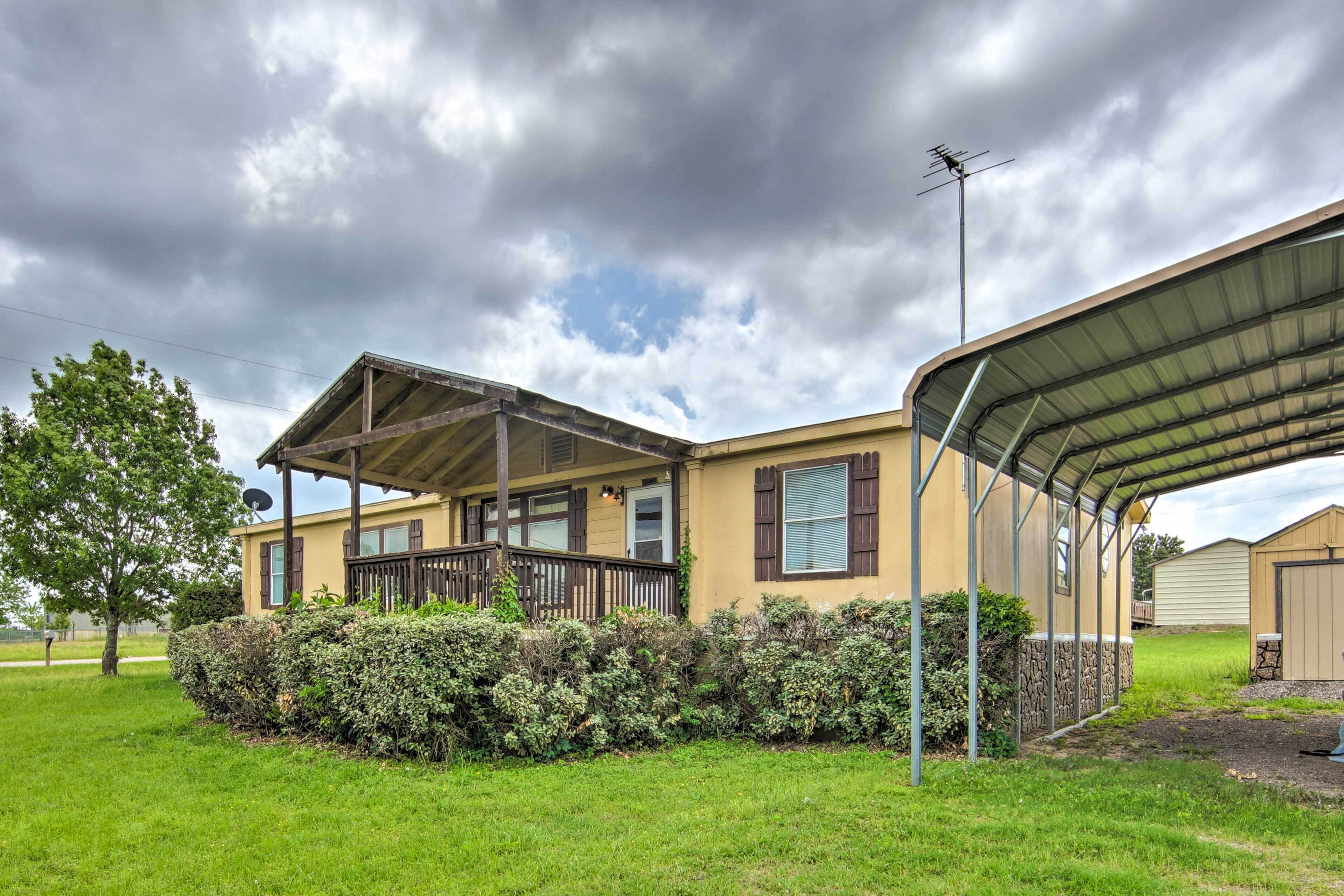 Quitman Home w/ Covered Deck + Lake Access!