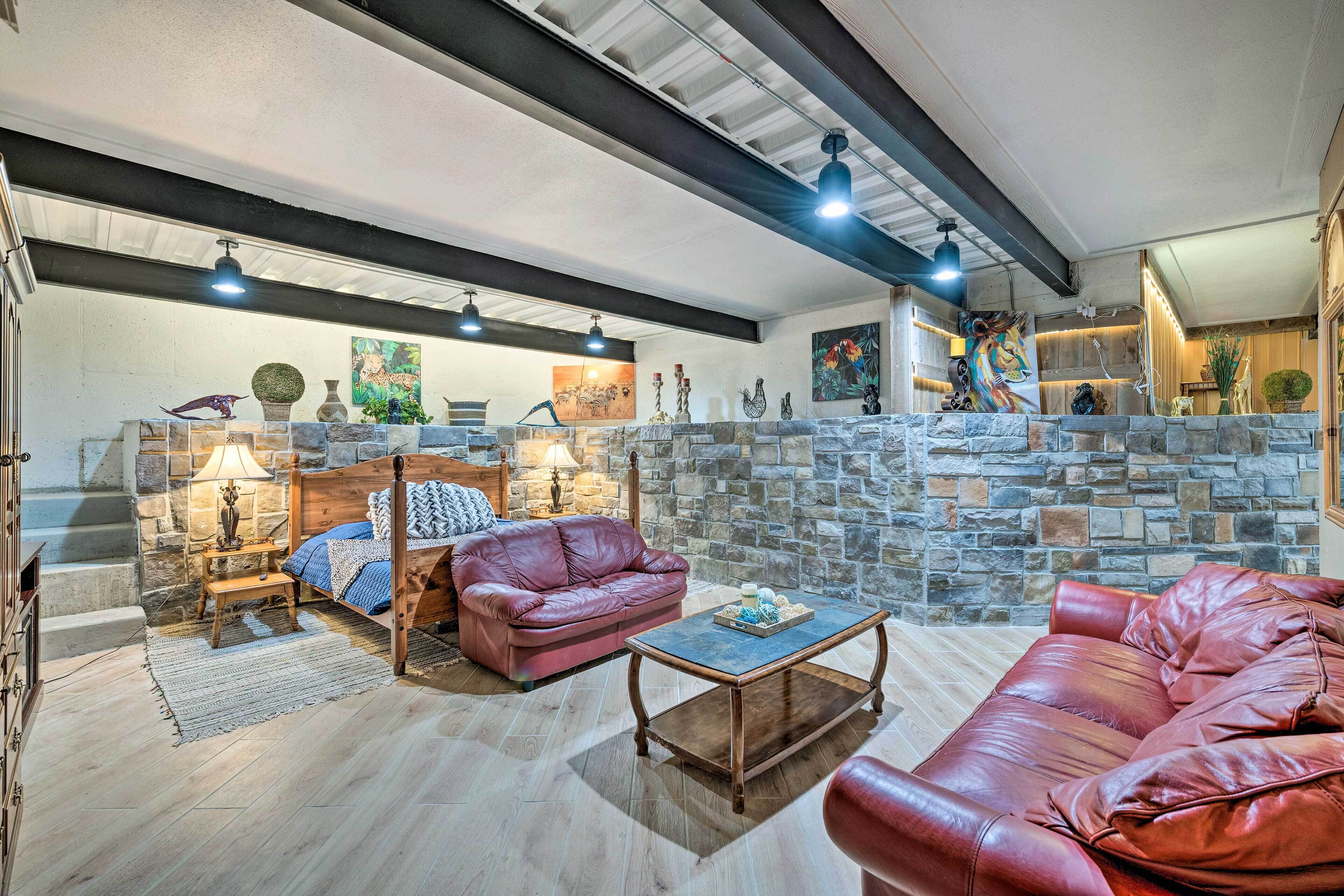 Apartemen (1 Bedroom) | Area keluarga | Perapian dan buku