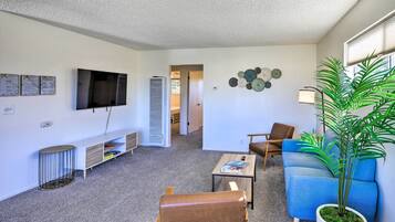 Apartment (2 Bedrooms) | Front of property