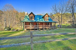 Interior - Creekside Bryson City Cabin w/ Private Hot Tub (Bryson City)