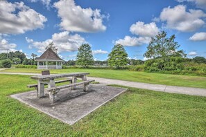 Interior - Crescent City Apartment w/ Easy Lake Access! (Crescent City)